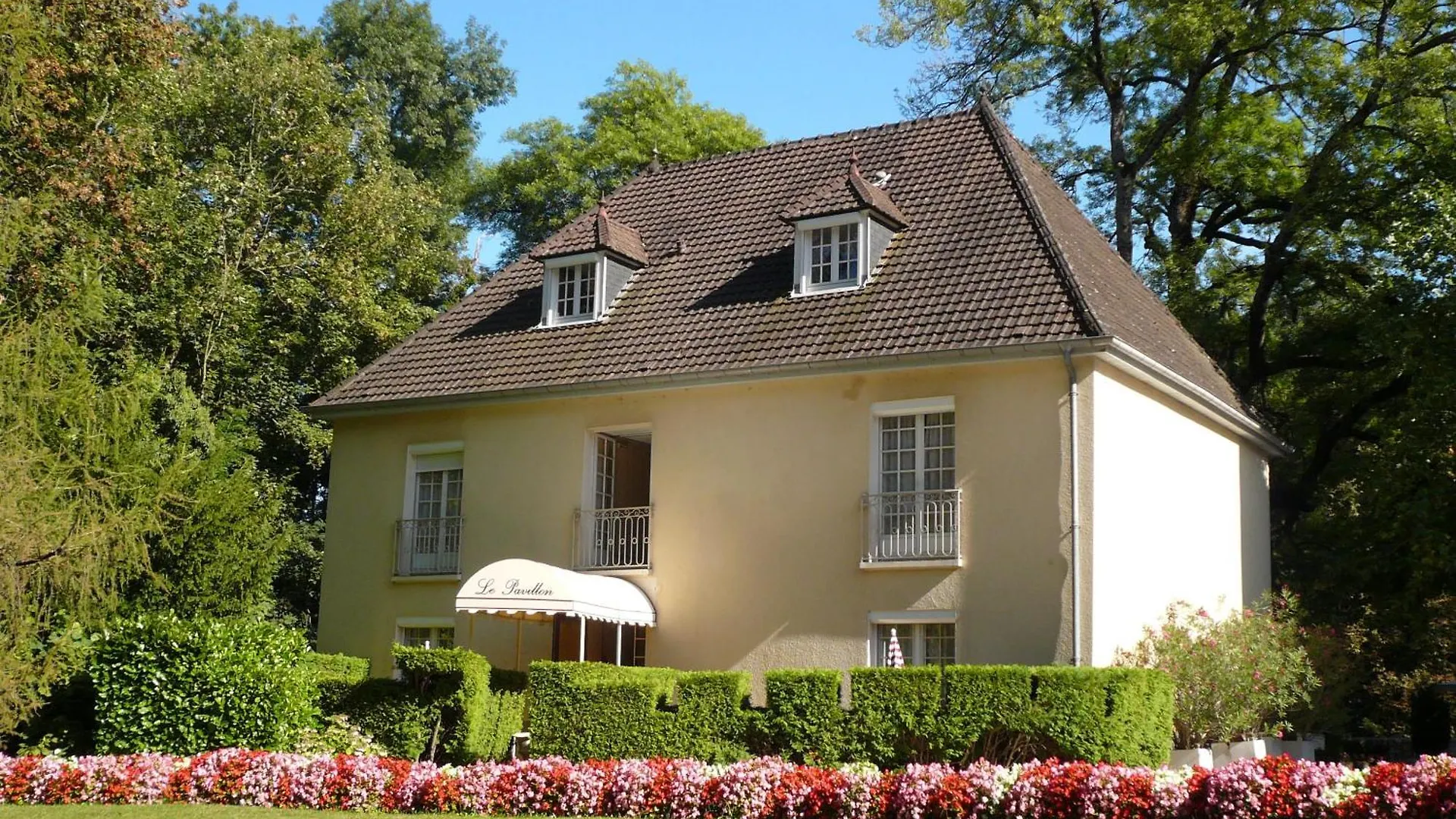 Chateau De Rigny Menthon-Saint-Bernard Frankrike